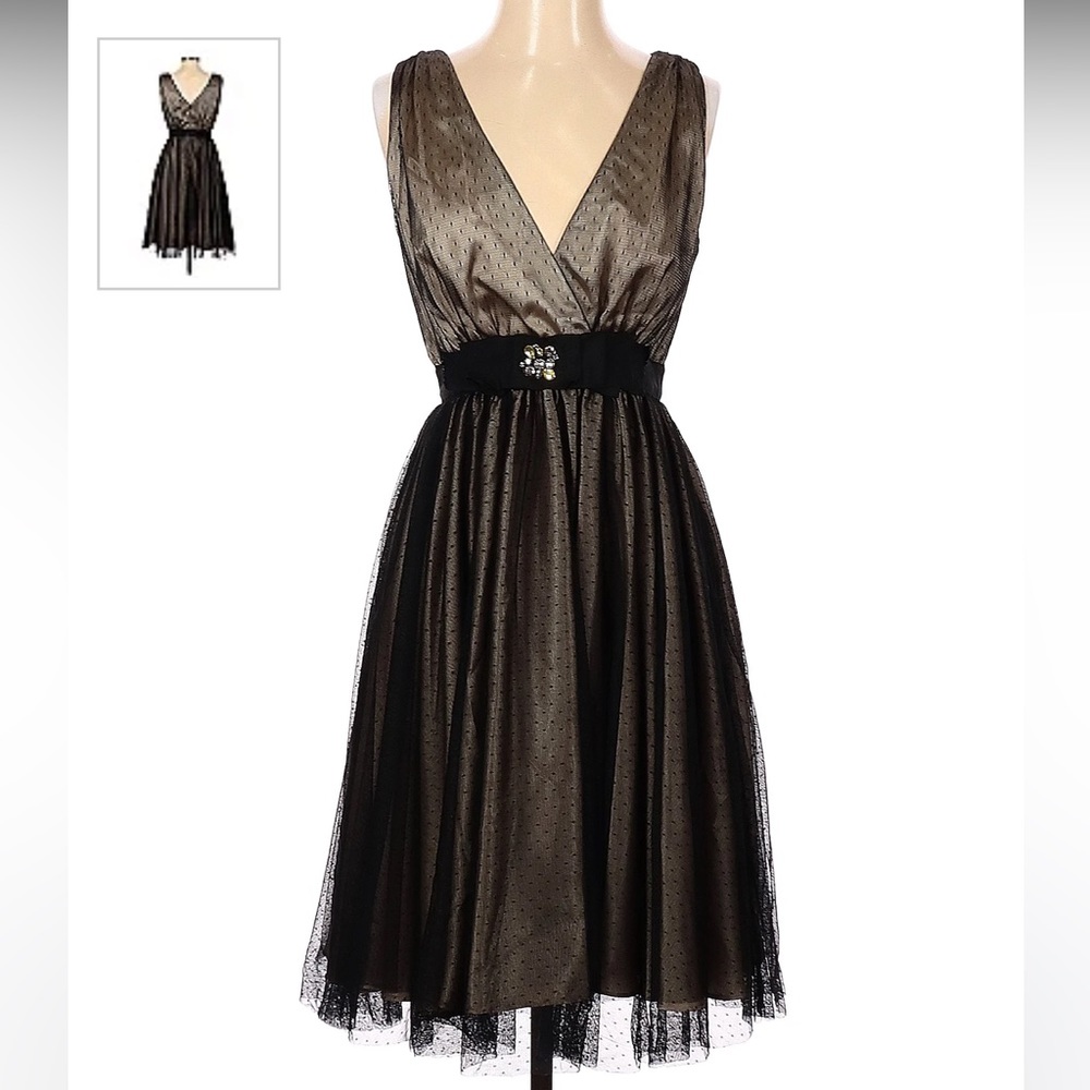 Max & Cleo strapless cocktail lace prom dress size 4 Ruched details knee length